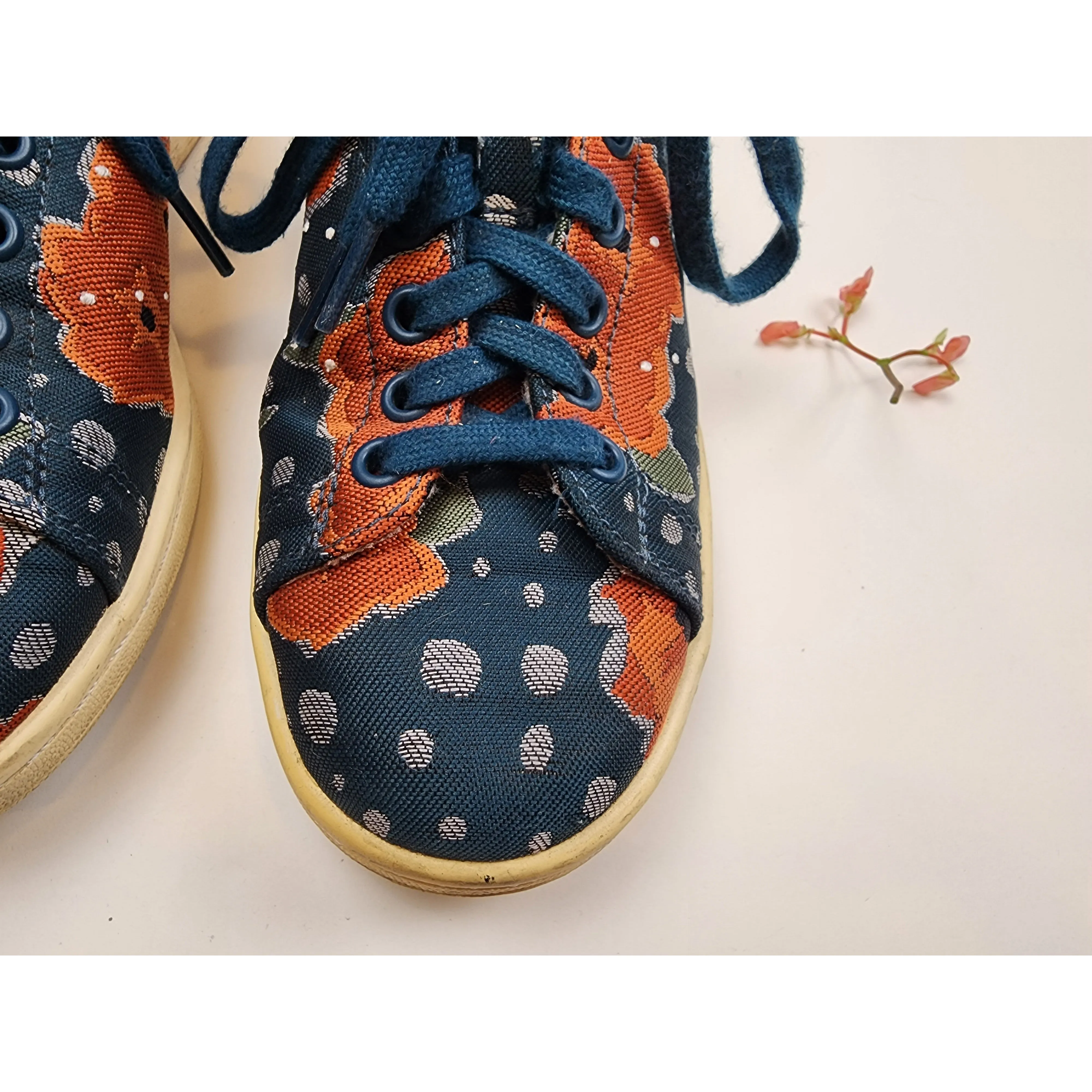 Adidas x Stan Smith second hand blue and orange embroydered laceup shoes size 38.5