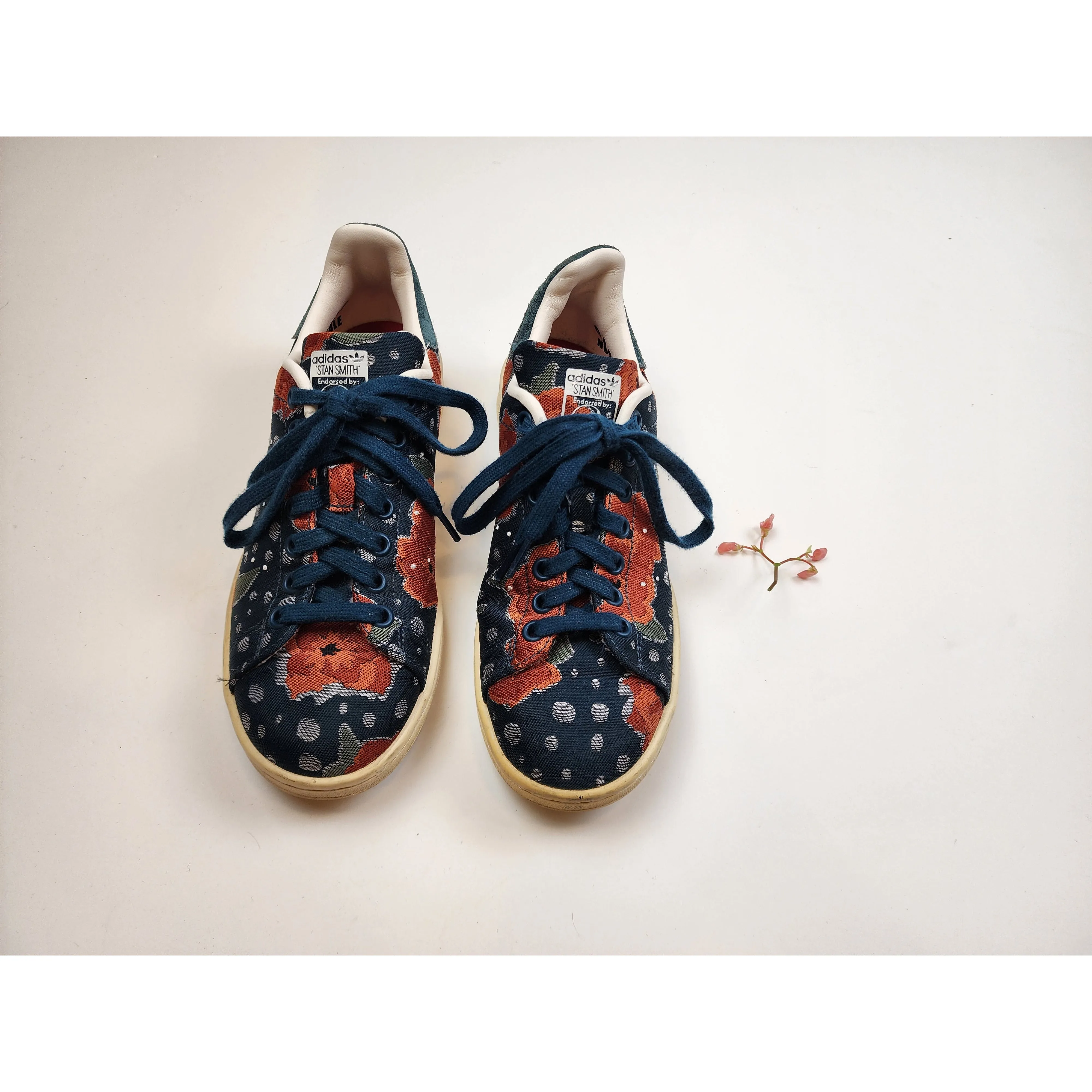 Adidas x Stan Smith second hand blue and orange embroydered laceup shoes size 38.5