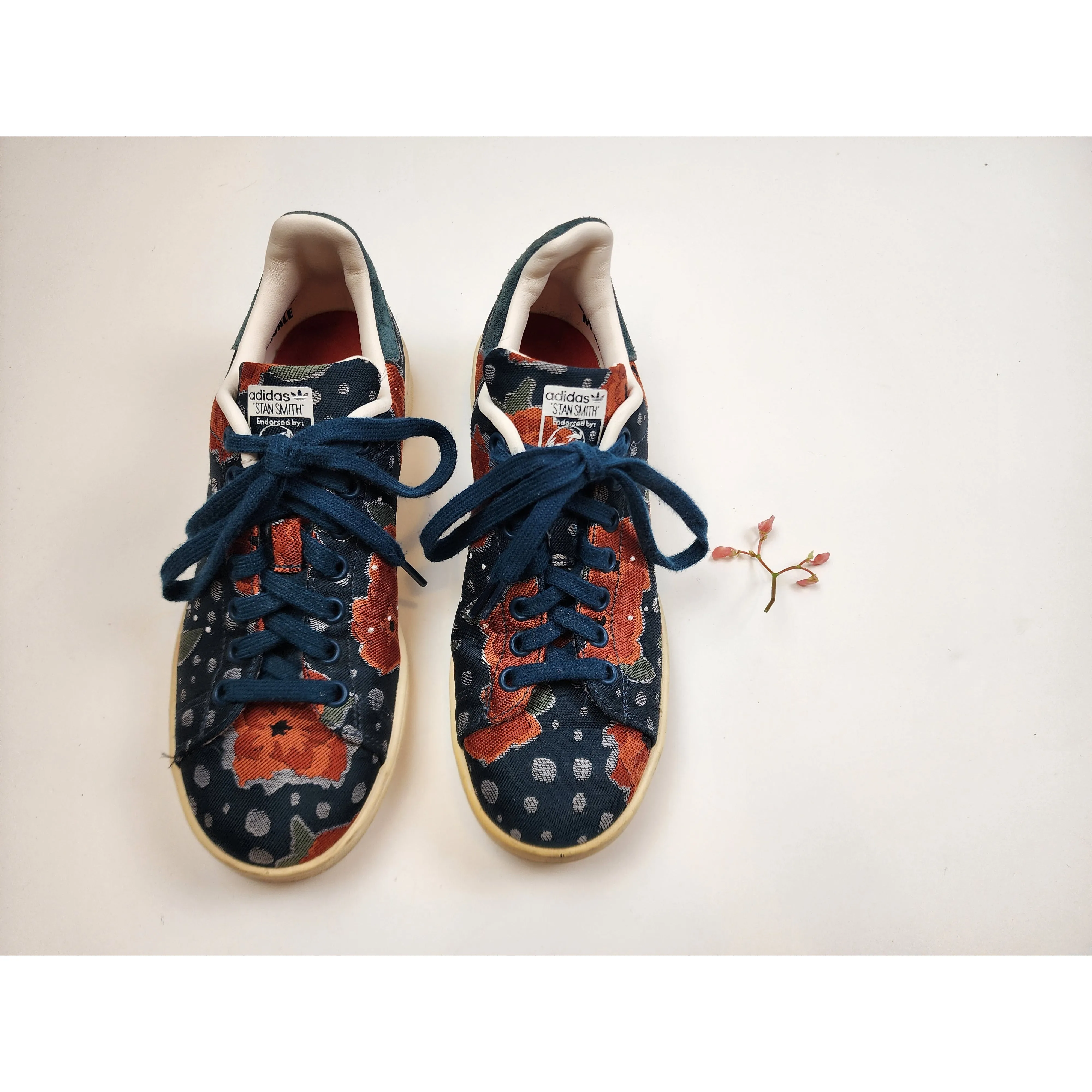 Adidas x Stan Smith second hand blue and orange embroydered laceup shoes size 38.5