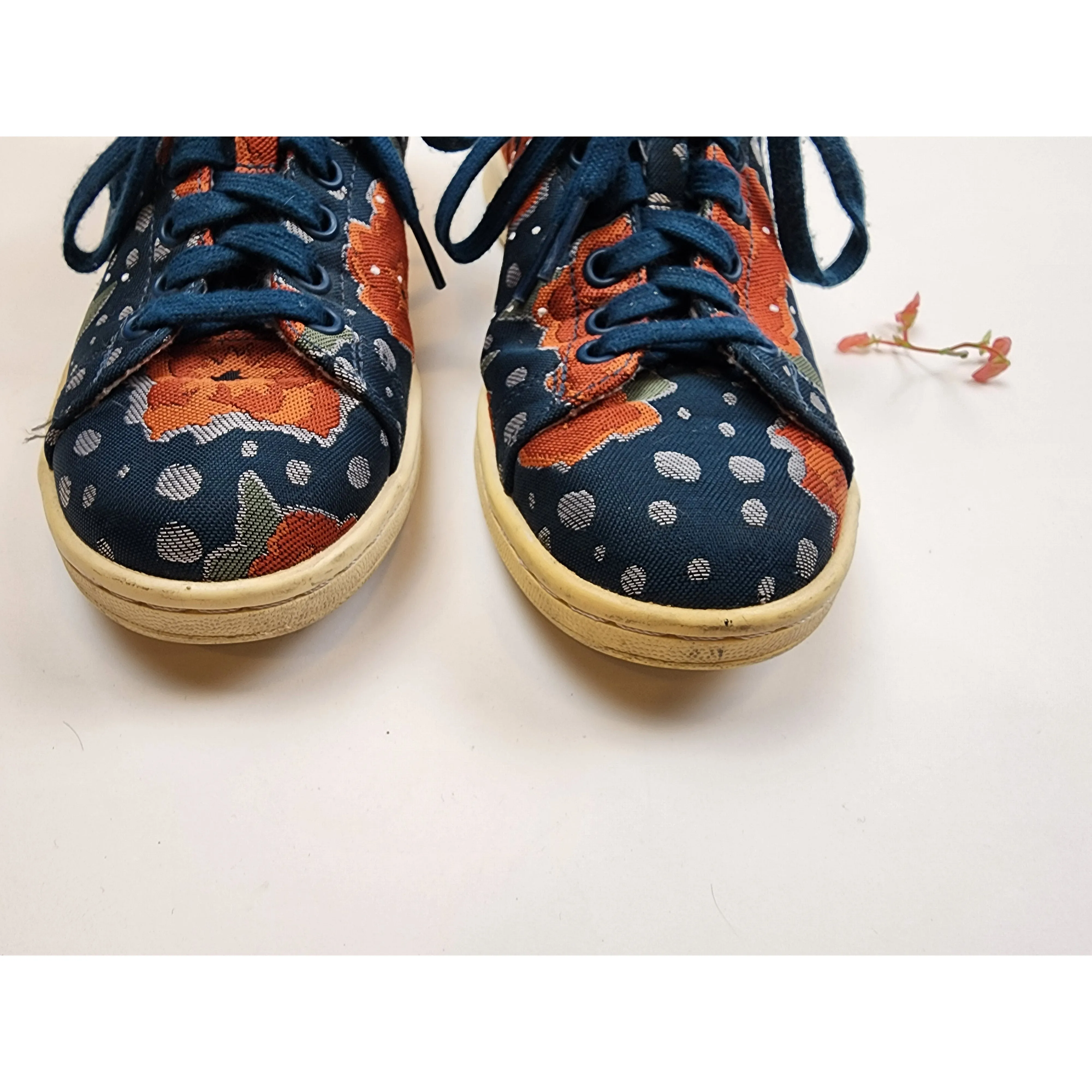 Adidas x Stan Smith second hand blue and orange embroydered laceup shoes size 38.5
