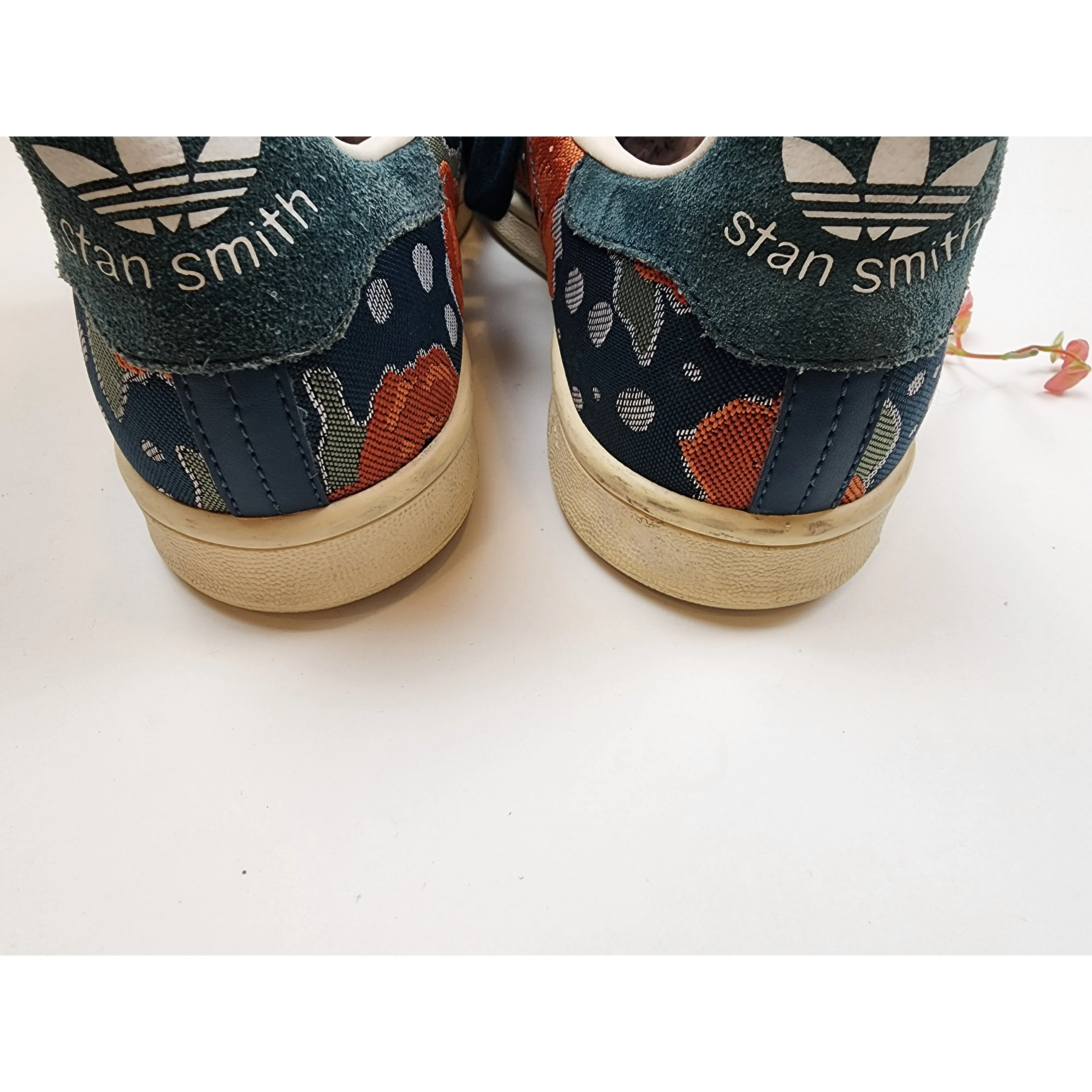 Adidas x Stan Smith second hand blue and orange embroydered laceup shoes size 38.5