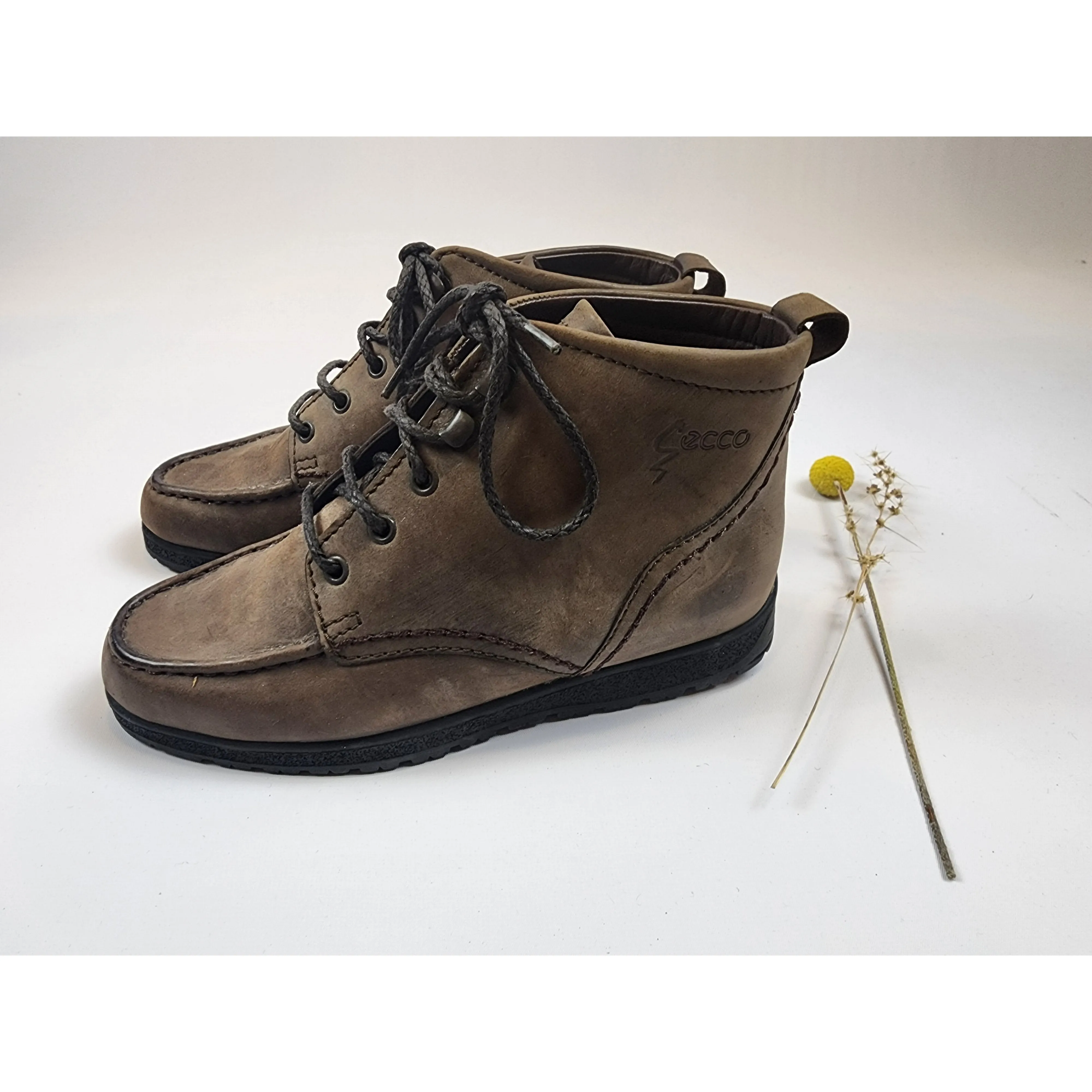 Ecco dark olive leather lace up ankle boots size 36
