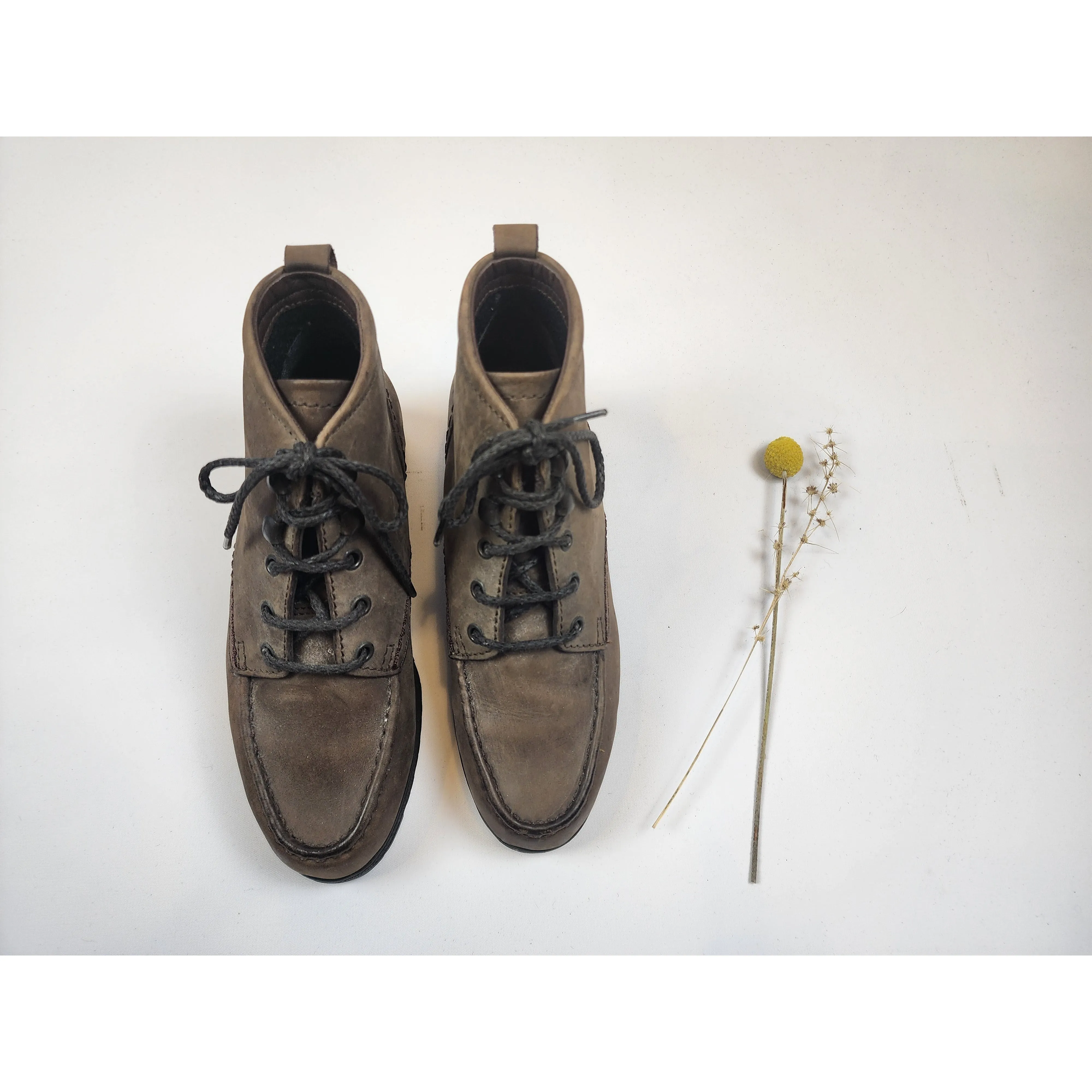 Ecco dark olive leather lace up ankle boots size 36