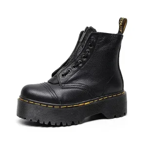 Fashionable leather boots