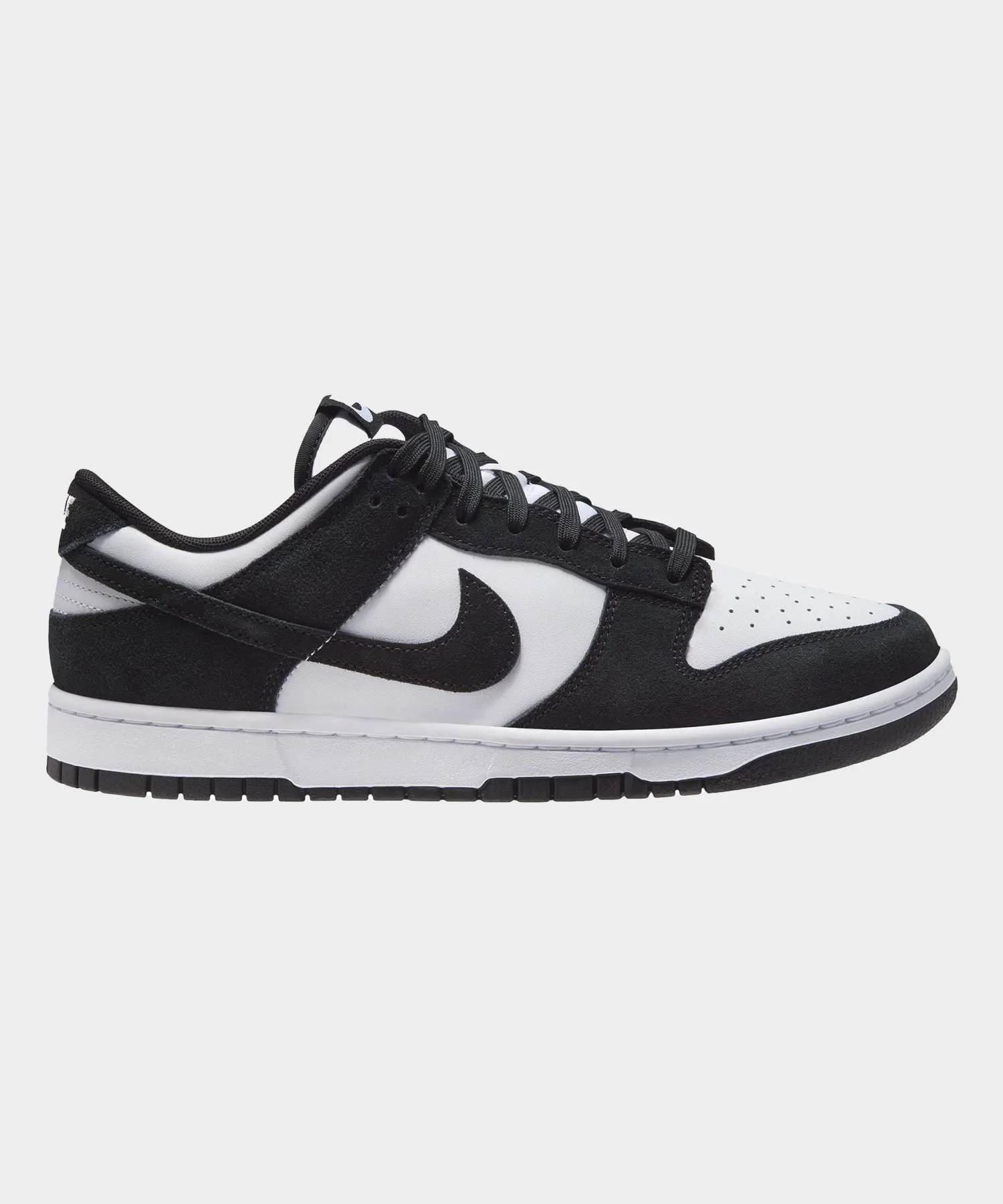 Nike Dunk Low Retro in White   Black