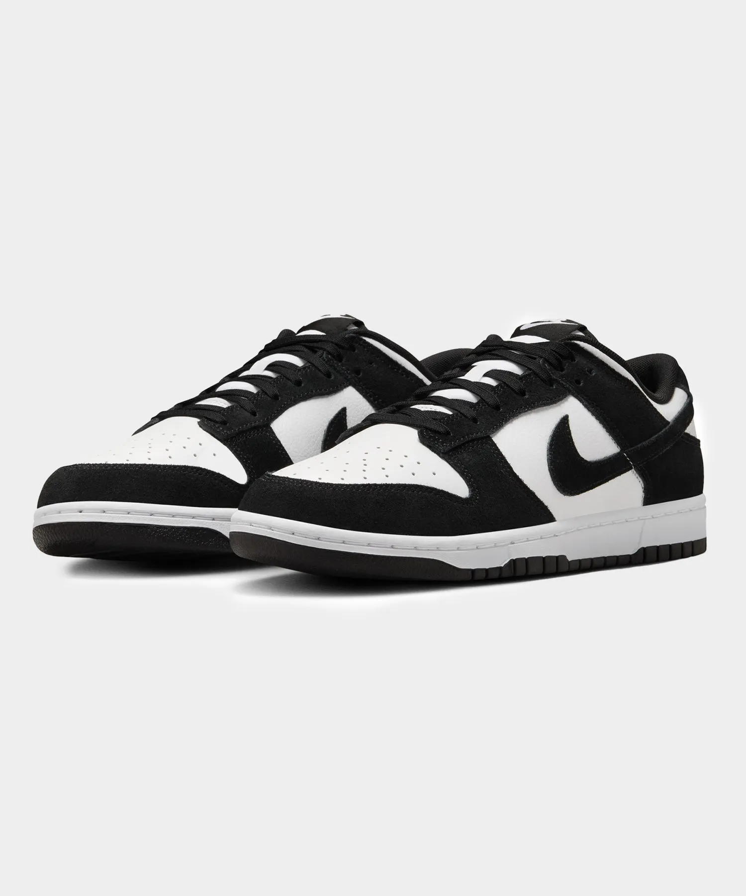 Nike Dunk Low Retro in White   Black
