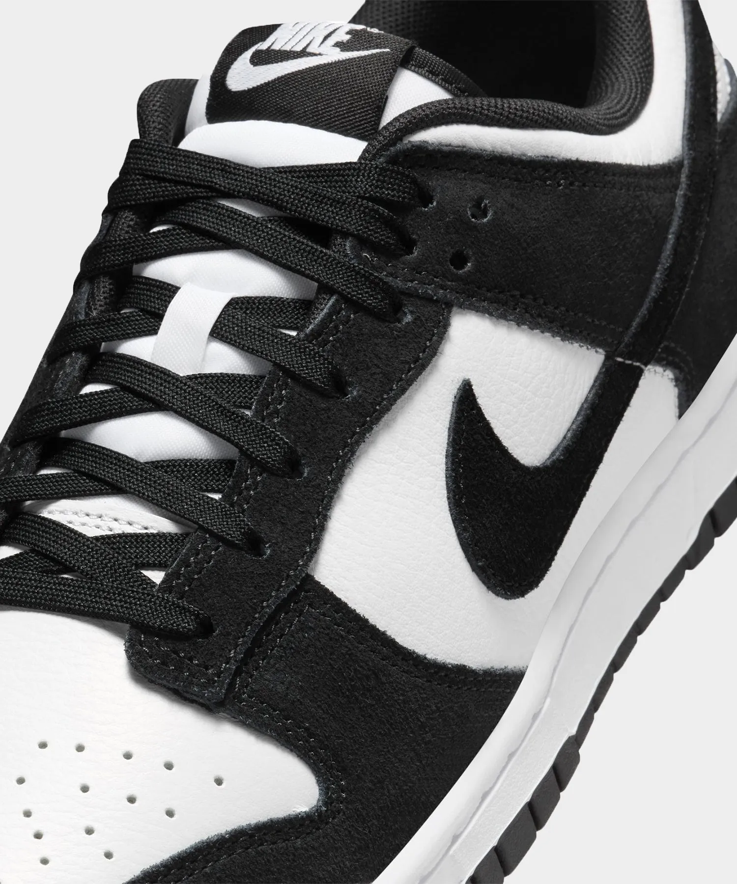 Nike Dunk Low Retro in White   Black