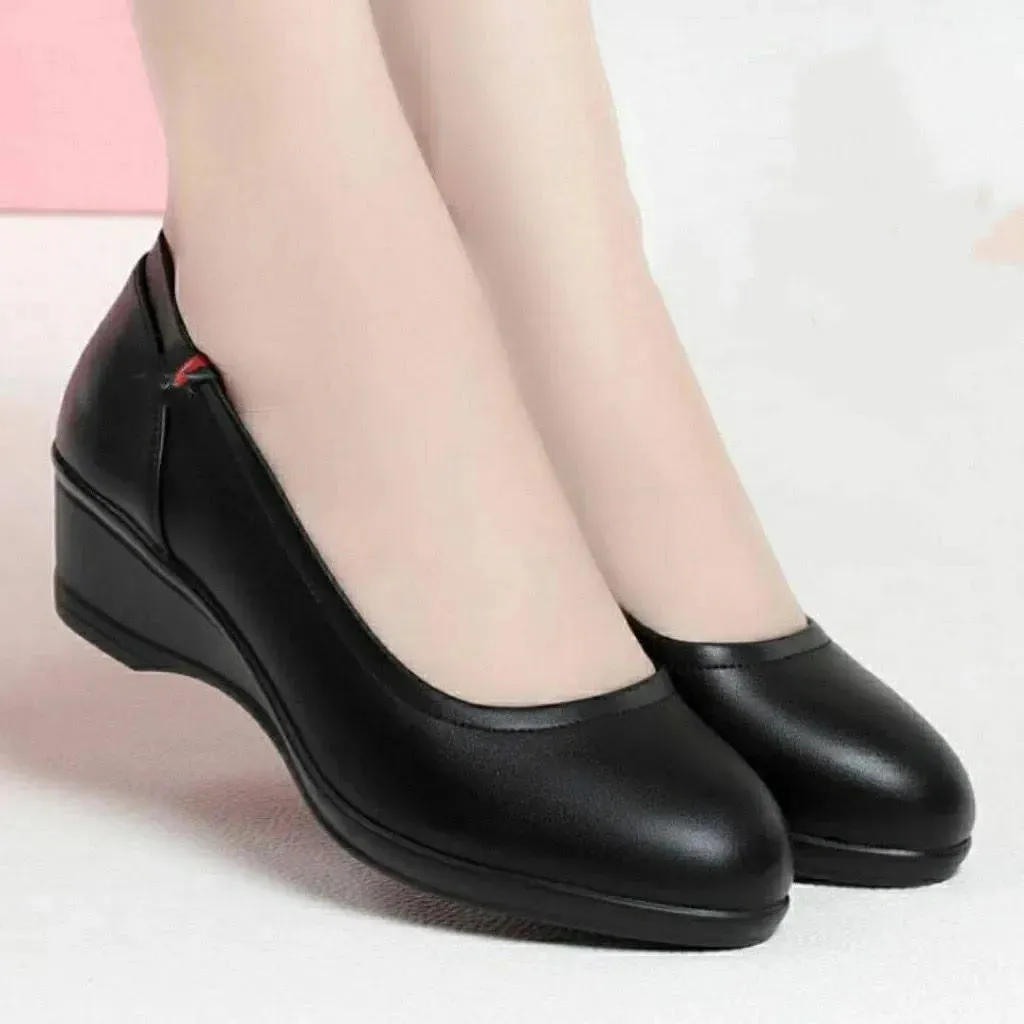 Women’s Lightweight Wedge Heel Comfort Pumps