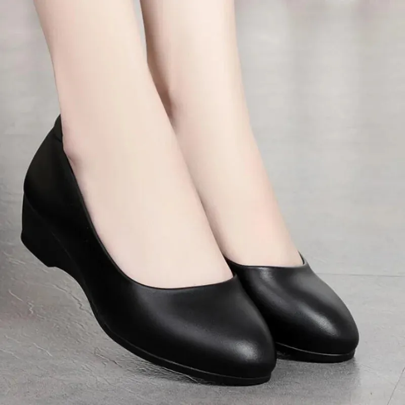 Women’s Lightweight Wedge Heel Comfort Pumps