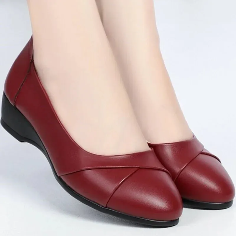 Women’s Lightweight Wedge Heel Comfort Pumps